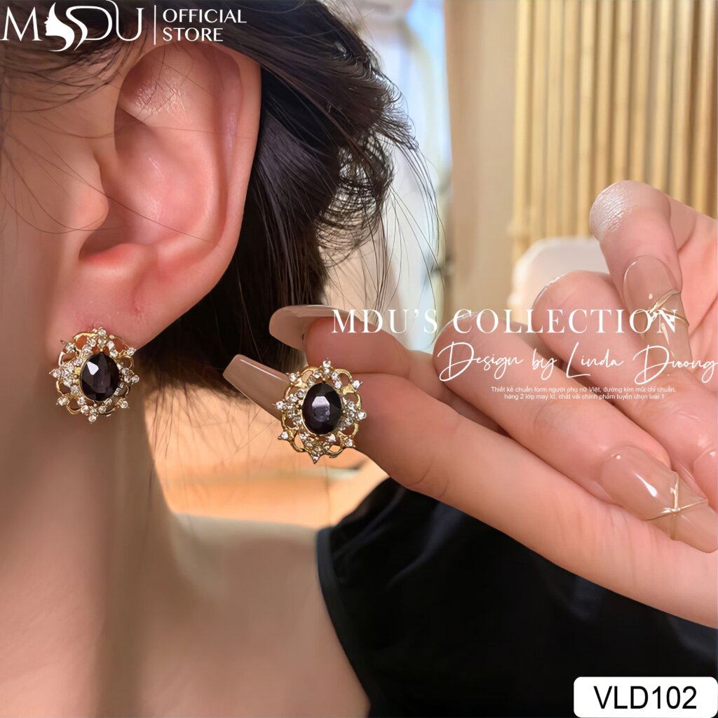 VLD102 – Hoa Tai Đá Đen Oval Viền Kim Cương Nhí | Vẻ Đẹp Quyền Lực 18 VLD102 – Nét Kiêu Sa Trong Mỗi Ánh Nhìn