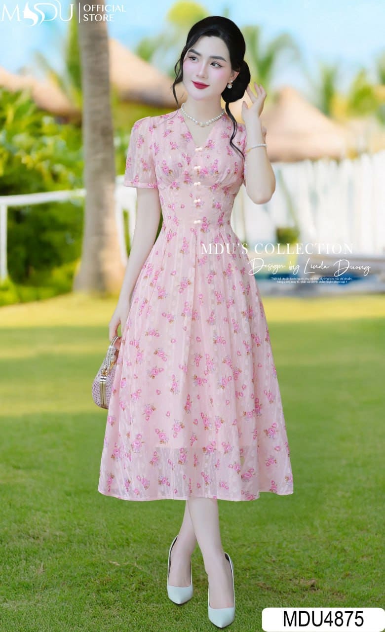 Thời trang đi biển cho mẹ bỉm sữa – Tự Tin Tỏa Sáng 6 Bí quyết chọn thời trang đi biển cho mẹ bỉm sữa từ A đến Z