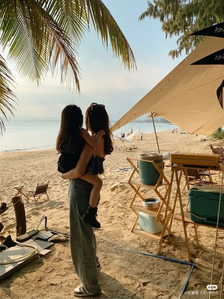 Thời trang đi biển cho mẹ bỉm sữa – Tự Tin Tỏa Sáng 11 Làm sao để chụp hình sống ảo khi còn bận chăm con?