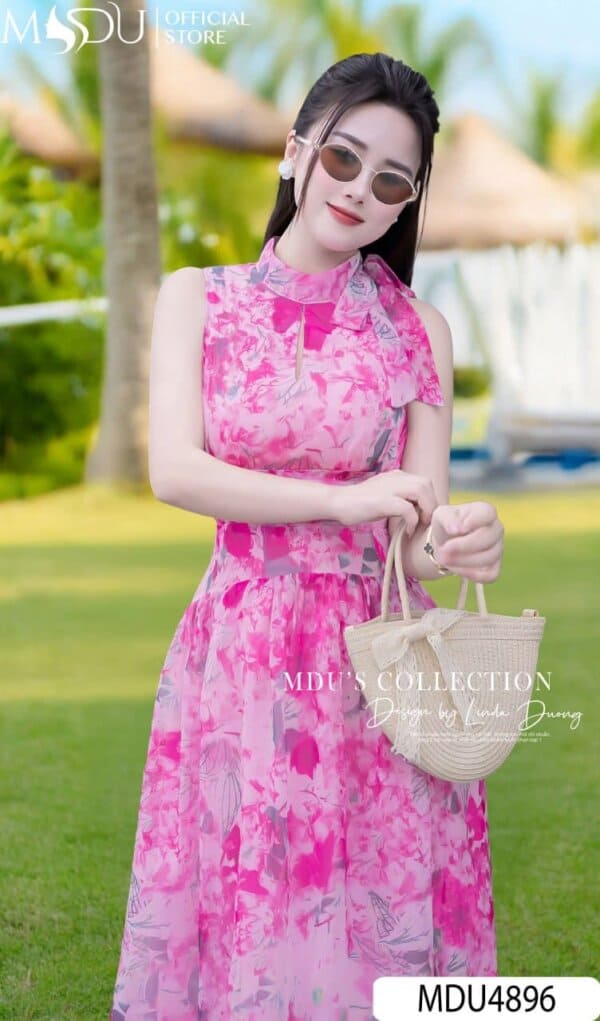 Gợi Ý Mix & Match Thời Trang Đi Biển Mùa Hè Dành Riêng Cho Phái Đẹp 11 Phụ Kiện – Linh Hồn Của Outfit Đi Biển