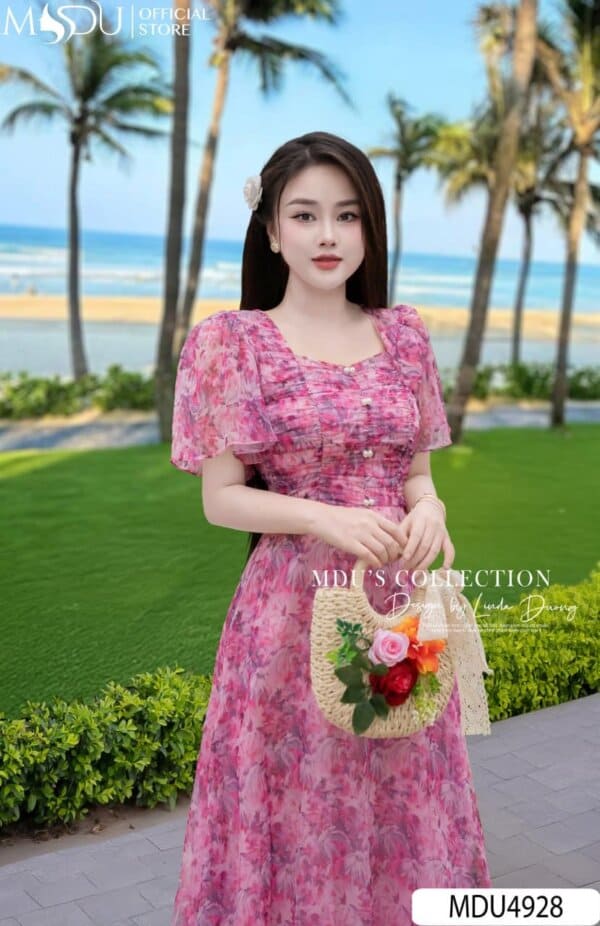 Trang Phục Đi Biển Đẹp: Phối Đồ Chuẩn Không Cần Chỉnh Cho Nàng 3 Vì Sao Trang Phục Đi Biển Đẹp Là Tâm Điểm Của Mọi Người Đi?