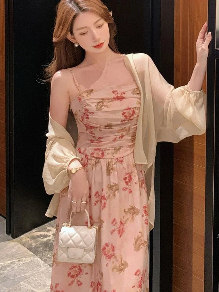 Biến Hóa Phong Cách Với Váy 2 Dây Đi Biển Đẹp Mê Hồn 12 Cách Phối Đồ Với Váy 2 Dây Đi Biển - Biến Hóa Mọi Phong Cách