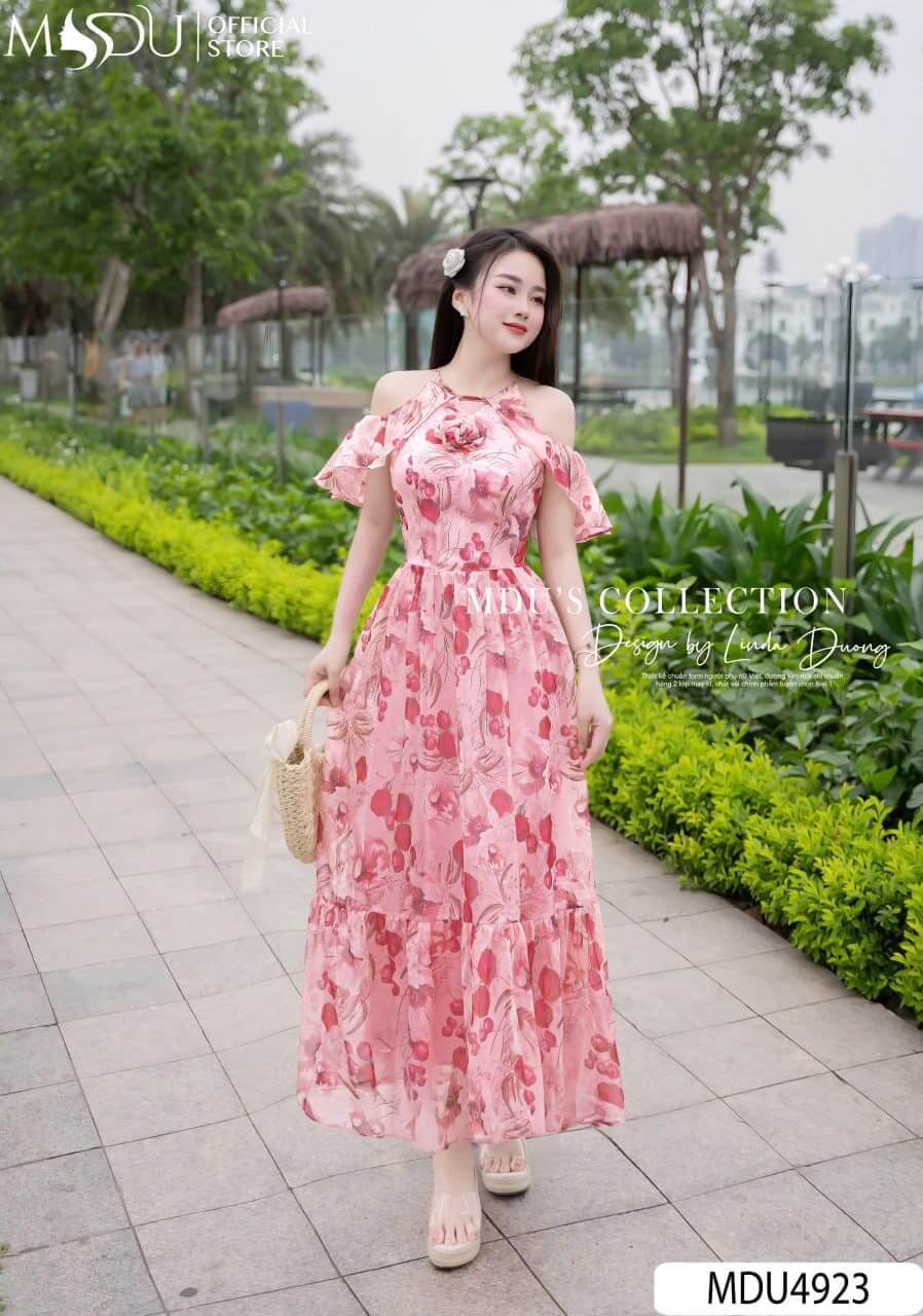 Váy Đi Biển Kín Đáo: Nét Duyên Dáng Tinh Tế Cho Nàng Thơ Bên Bờ Biển 4 Váy đi biển kín đáo Maxi bay bổng