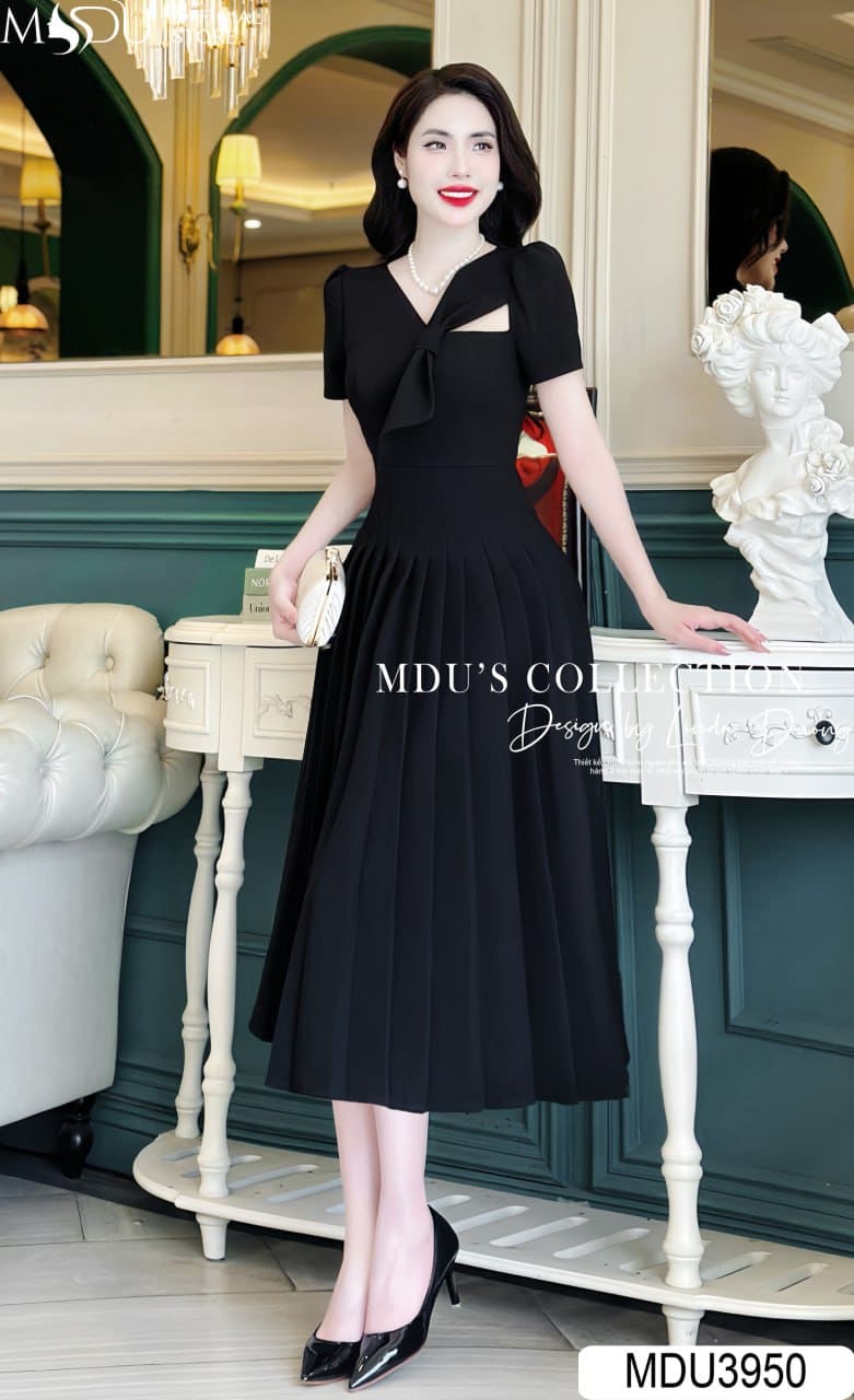 Tỏa Sáng Kiêu Sa Với Những Thiết Kế Váy Đi Biển Màu Đen Đầy Cuốn Hút 9 Các Kiểu Dáng Váy Đi Biển Màu Đen Đẹp Mê Hồn - Váy Cut-Out Đen
