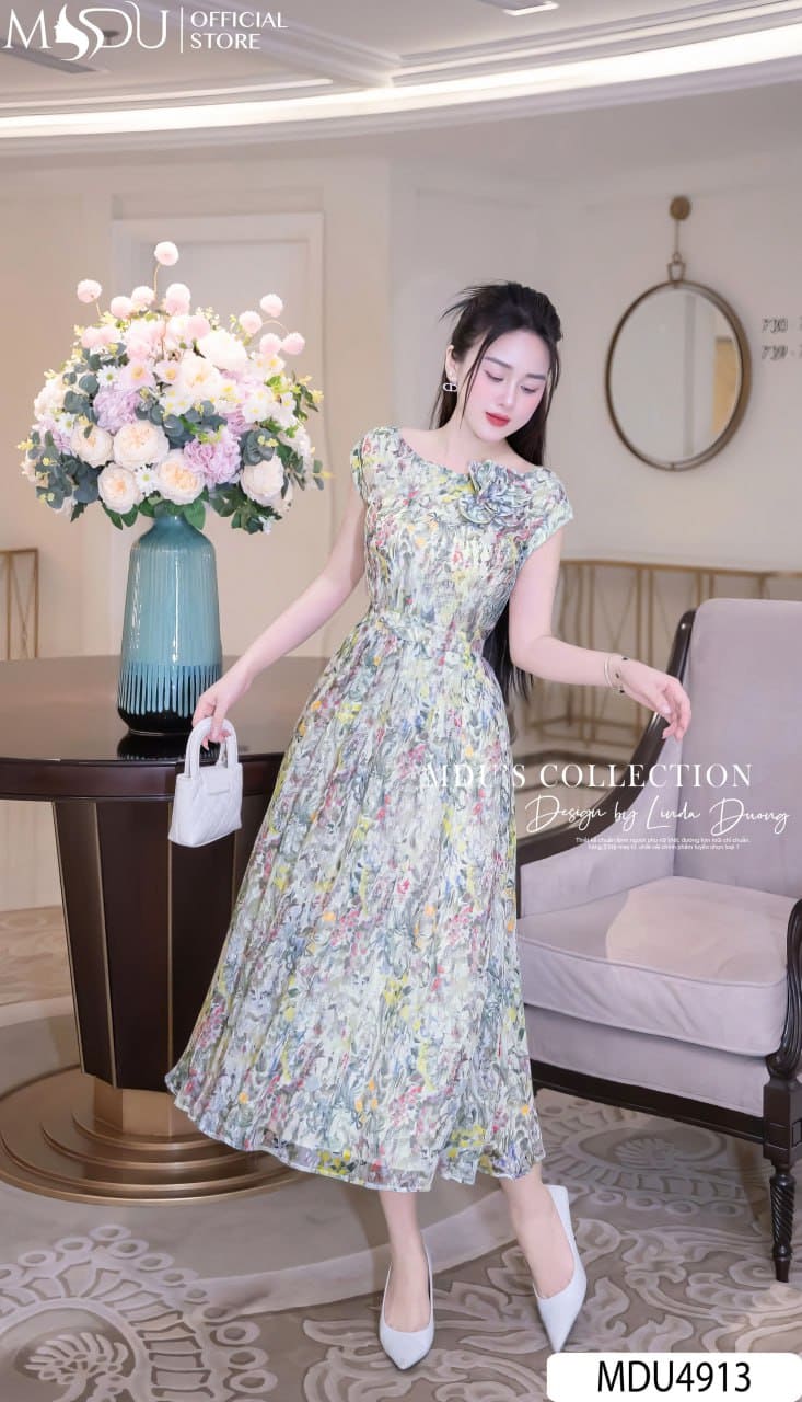 Váy Thiết Kế MDU4913 Tơ Xước Hoa Đính Vai Cổ Thuyền Dáng Dài Thanh Lịch 23 Váy Thiết Kế MDU4913 – Cổ Thuyền Tay Hến, Hoa Đính Vai Tinh Tế Trên Nền Tơ Xước Thanh Lịch