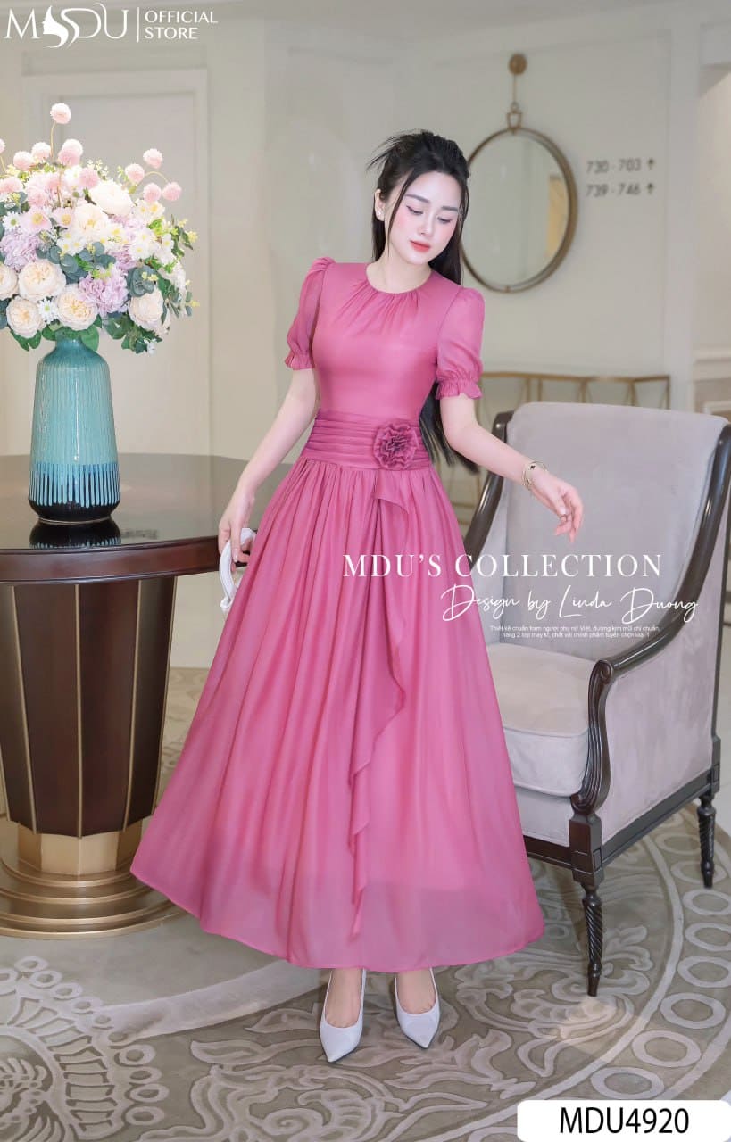 Váy Thiết Kế MDU4920 Hồng Ngọt Ngào Hoa 3D Dáng Xòe Tôn Dáng Kiêu Kỳ 23 Váy Thiết Kế MDU4920 – Hồng Ngọt Ngào Hoa 3D, Xếp Ly Thanh Thoát Và Kiêu Kỳ