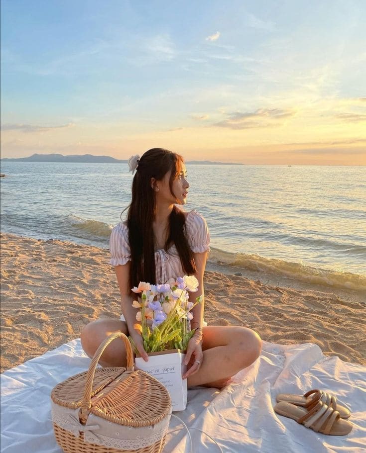 Gợi Ý 5 Tư Thế Chụp Ảnh Đi Biển Cực Chill Bắt Trọn Nắng Vàng 4 Chọn thời điểm lý tưởng để chụp ảnh đi biển