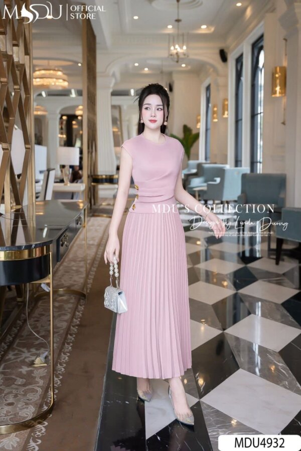 Váy Thiết Kế MDU4932 Xếp Ly Quạt Khuy Ngọc Dáng Xòe Chiết Eo