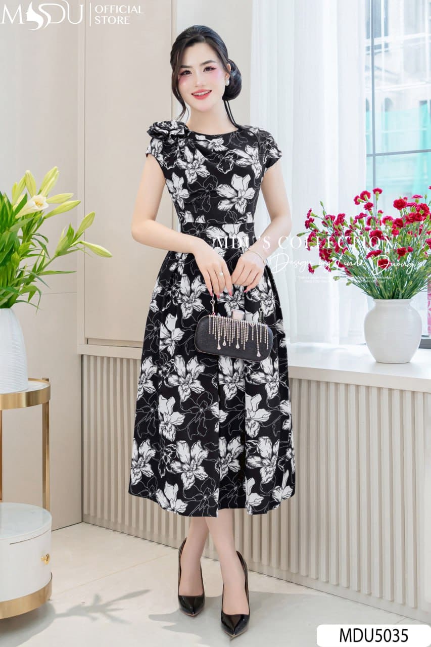 Váy Thiết Kế MDU5035 Lụa Cao Cấp Họa Tiết Hoa Trắng Dáng Xòe Dài Cổ Tròn Đính Hoa Thanh Lịch 22 Váy Thiết Kế MDU5035 Lụa Cao Cấp Họa Tiết Hoa Trắng Dáng Xòe Dài Cổ Tròn Đính Hoa Thanh Lịch
