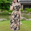 Váy Thiết Kế MDU5092 Lụa Mango Dáng Xòe Họa Tiết Baroque Kết Hợp Chuỗi Ngọc – Thanh Lịch Và Cá Tính