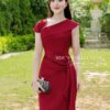 Váy Thiết Kế MDU5129 Lụa Mango Ý Đỏ Rượu Ôm Nhẹ Lệch Vai Đính Hoa Thanh Lịch, Gợi Cảm Và Đầy Cuốn Hút 10 vay thiet ke mdu5129 1 Mdu Fashion
