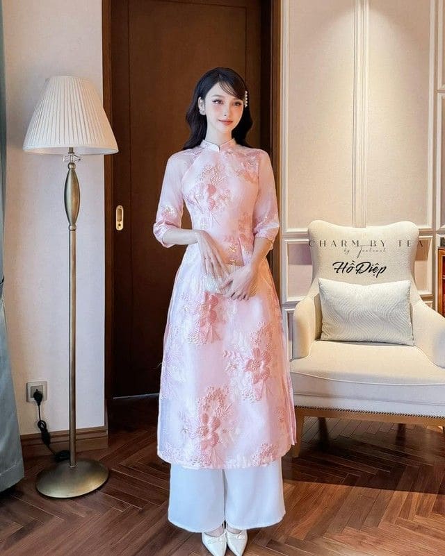 Áo Dài Dự Tiệc Cho Cô Dâu – Vẻ Đẹp Duyên Dáng, Tỏa Sáng Trong Ngày Trọng Đại 14 Mẹo Phối Giày Và Túi Xách Với Áo Dài