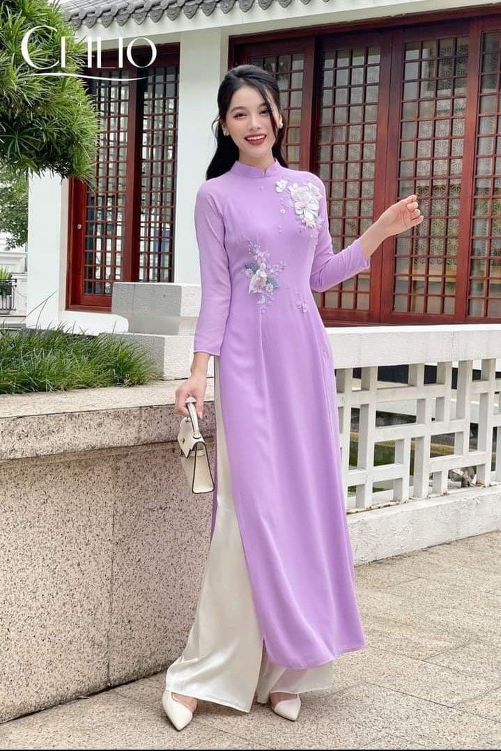 Top 9 Áo Dài Dự Tiệc Cho Mẹ Cô Dâu: Lựa Chọn Tôn Vinh Vẻ Đẹp Đằm Thắm 9 Họa Tiết Thêu Tay Trên Áo Dài Dự Tiệc Cho Mẹ Cô Dâu