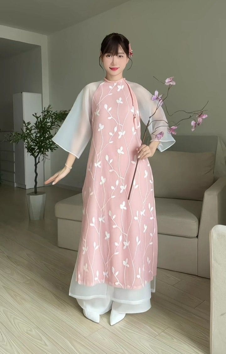 10 Mẹo Chọn Áo Dài Dự Tiệc Cho Người Béo Bụng – Vừa Thanh Lịch, Vừa Quyến Rũ 8 Chất Liệu Voan: Nhẹ Nhàng Và Thanh Thoát