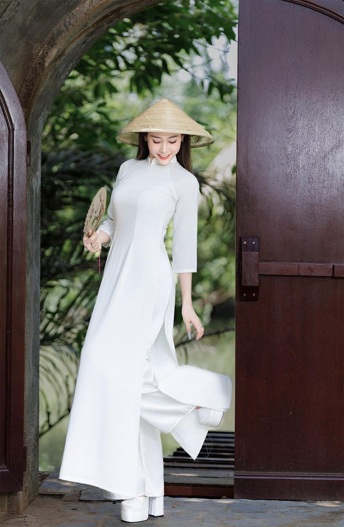Mẹo Chọn Áo Dài Dự Tiệc Cho Người Lùn – Nhỏ Nhắn Vẫn Rạng Ngời 14 Chọn Giày Cao Gót Phù Hợp Với Áo Dài Dự Tiệc Cho Người Lùn