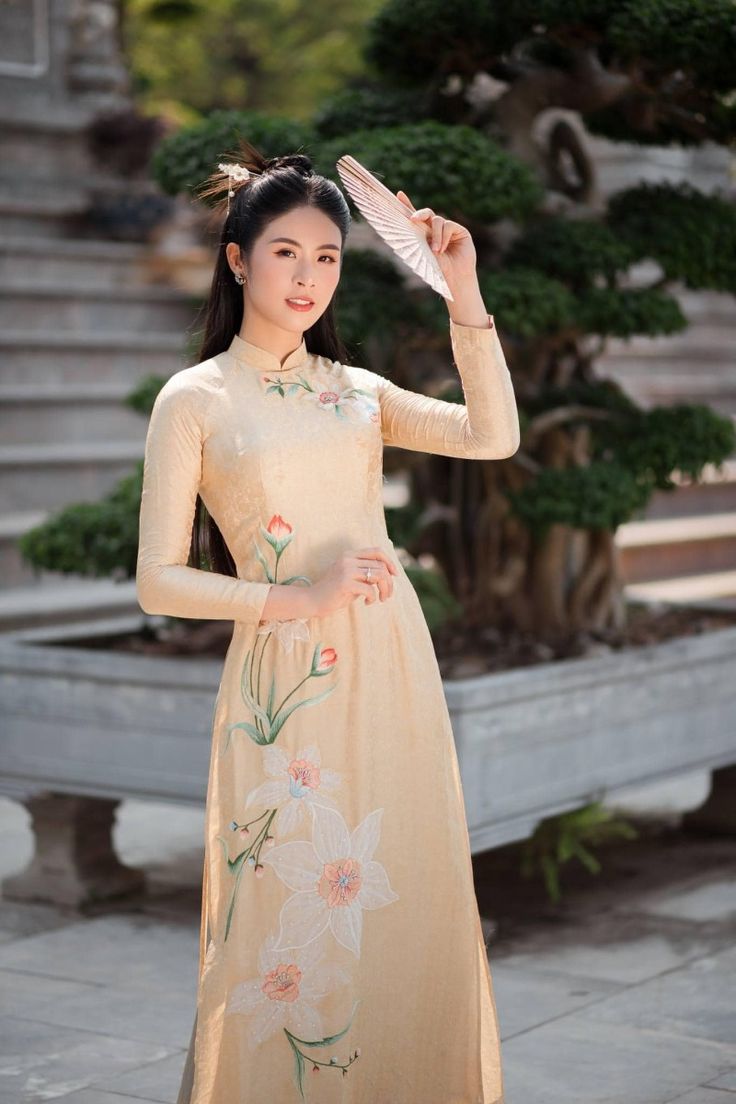 Mẹo Chọn Áo Dài Dự Tiệc Cho Người Lùn – Nhỏ Nhắn Vẫn Rạng Ngời 15 Chọn Trang Sức Cho Áo Dài Dự Tiệc Cho Người Lùn