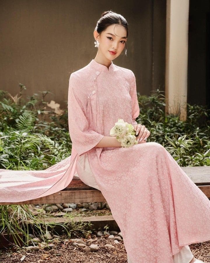 Mẹo Chọn Áo Dài Dự Tiệc Cho Người Lùn – Nhỏ Nhắn Vẫn Rạng Ngời 17 Tìm Thợ May Hiểu Biết Về Áo Dài Dự Tiệc Cho Người Lùn
