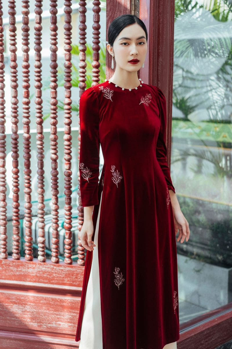Tỏa Sáng Với 8 Mẫu Áo Dài Dự Tiệc Cuối Năm – Thanh Lịch, Quý Phái Và Đầy Sức Hút 8 Chất Liệu Cao Cấp Tạo Nên Đẳng Cấp