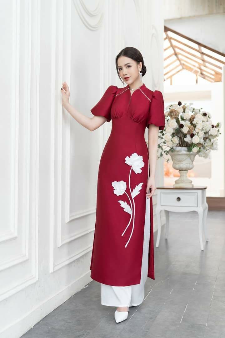 Tỏa Sáng Với 8 Mẫu Áo Dài Dự Tiệc Cuối Năm – Thanh Lịch, Quý Phái Và Đầy Sức Hút 7 Màu Sắc Rực Rỡ Cho Áo Dài Dự Tiệc Cuối Năm