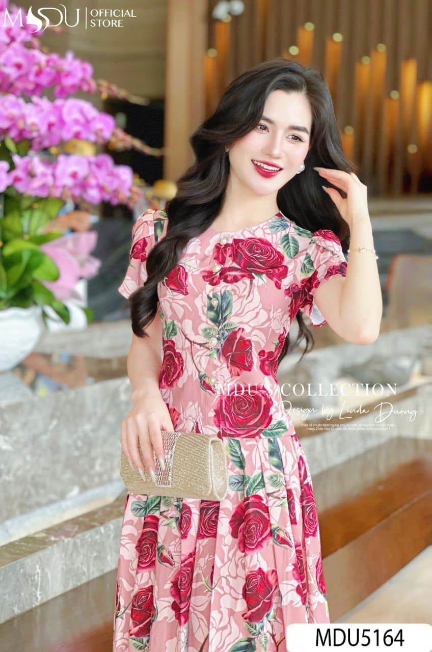 8 Kiểu Tóc Đẹp Cho Váy Dạ Hội Giúp Bạn Tỏa Sáng Như Nữ Hoàng 14 Kiểu Tóc Đẹp Cho Váy Dạ Hội Với Mặt Tròn