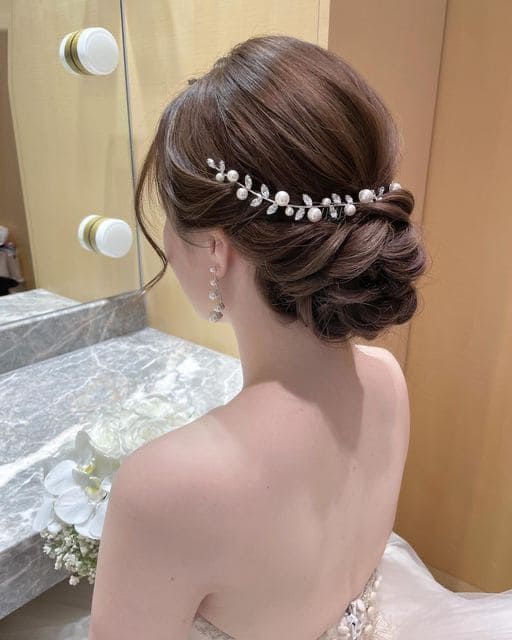 8 Kiểu Tóc Đẹp Cho Váy Dạ Hội Giúp Bạn Tỏa Sáng Như Nữ Hoàng 16 Kiểu Tóc Đẹp Cho Váy Dạ Hội Với Mặt Oval