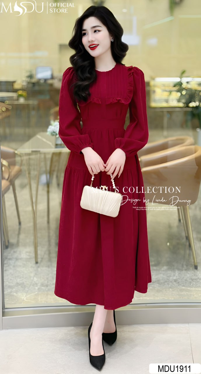 9+ Mẫu Váy Nhung Dạ Hội Sang Trọng Khiến Bạn Hóa Nữ Hoàng Trong Tiệc Tùng 8 Chọn Phụ Kiện Hợp Với Váy Nhung Dạ Hội