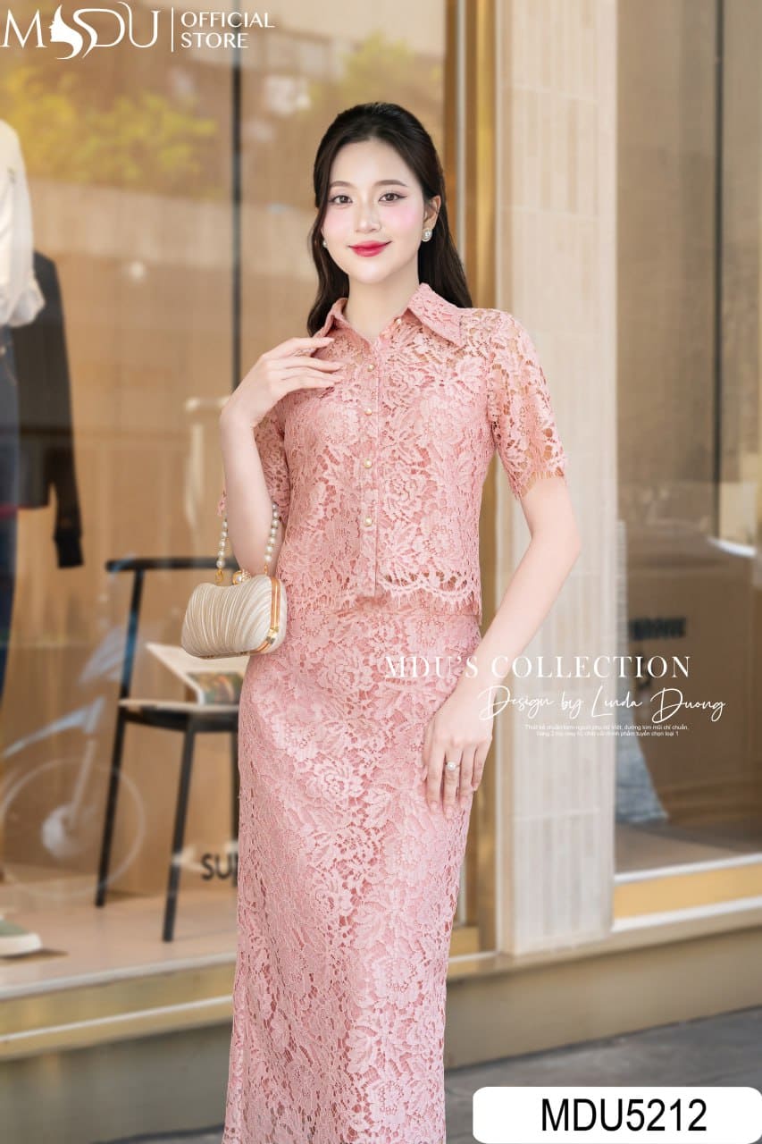 Váy Ren Dạ Hội – Chìa Khóa Đưa Bạn Thành Tâm Điểm Spotlight 2 Váy Ren Dạ Hội Là Gì? Đặc Điểm Nổi Bật Của Váy Ren Dạ Hội