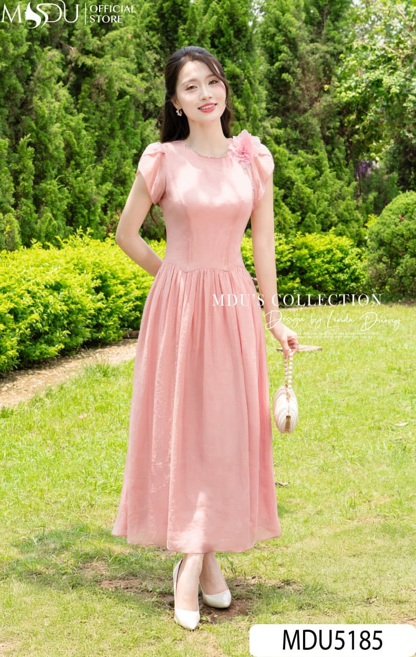 Váy Thiết Kế MDU5185 Tơ Crepe Hồng Pastel Dáng Xòe Dài Cổ Tròn Hoa Đính Vai Dây Rủ 19 Váy Thiết Kế MDU5185 Tơ Crepe Hồng Pastel Dáng Xòe Dài Cổ Tròn Hoa Đính Vai Dây Rủ