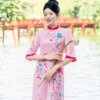 Áo Dài MDU5233 Lụa Cao Cấp Gam Hồng Pastel Dịu Mắt Kết Hợp Họa Tiết Hoa Và Bướm Cách Điệu 9 vay thiet ke mdu5233 1 Mdu Fashion