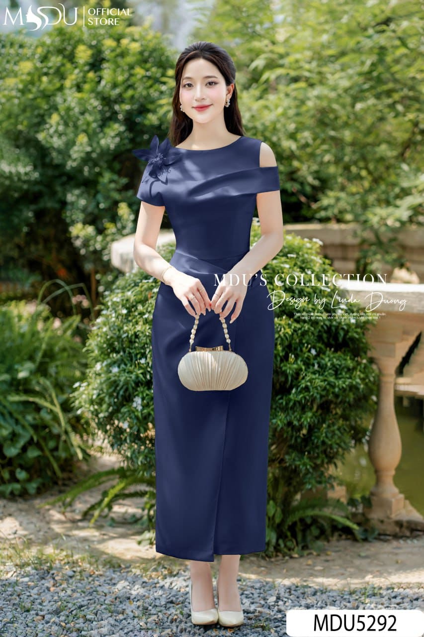 Váy Thiết Kế MDU5292 Lụa Twist Satin Vân Cao Cấp Dáng Suông Dài Navy Quý Phái Và Hiện Đại 20 Váy Thiết Kế MDU5292