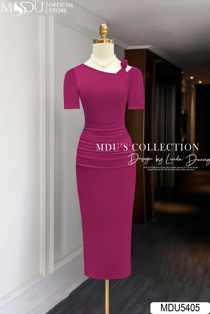 Váy Thiết Kế MDU5405 Borip Đỏ Mận Ôm Dài Nhún Eo Cut-out Lệch Vai Sang Trọng Và Quyến Rũ 6 Váy Thiết Kế MDU5405 Borip Đỏ Mận Ôm Dài Nhún Eo Cut-out Lệch Vai Sang Trọng Và Quyến Rũ - Ảnh 4