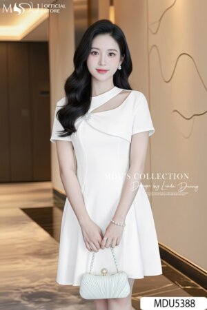 Alternative view of Váy Thiết Kế MDU5388 Mango Ý Trắng Dáng Xòe Cổ Cách Điệu Tag Cài Sang Trọng