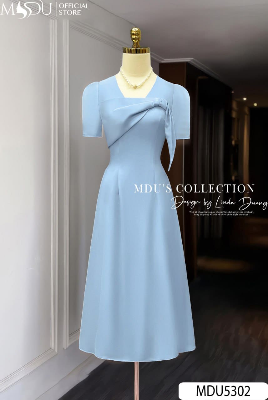 Váy Thiết Kế MDU5302 Chéo Ý Cao Cấp Màu Xanh Thanh Nhã Ngọt Ngào, Tinh Tế Và Duyên Dáng 6 Váy Thiết Kế MDU5302 Chéo Ý Cao Cấp Màu Xanh Thanh Nhã Ngọt Ngào, Tinh Tế Và Duyên Dáng - Ảnh 4
