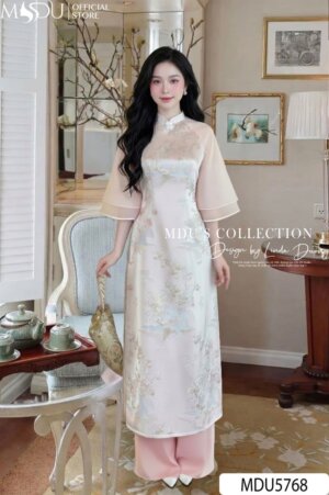 Áo Dài Thiết Kế MDU5768 Gấm Hồng Nhạt Ép Mùng Hoa Văn Tinh Tế Cổ Cách Điệu Đính Ngọc Thanh Lịch
