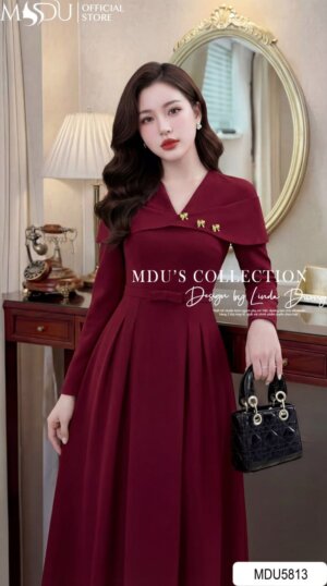 Alternative view of Váy Thiết Kế MDU5813 Gold Nhật Đỏ Đô Dáng Xòe Midi Choàng Vai Liền Nơ Eo Thanh Lịch