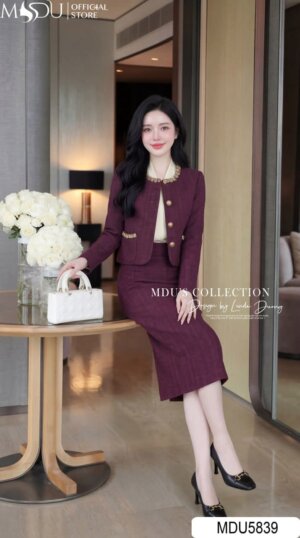 Alternative view of Set Thiết Kế MDU5839 Dạ Tweed Tím Áo Khoác Ngắn Đính Ngọc Chân Váy Midi Xẻ Tà Thanh Lịch