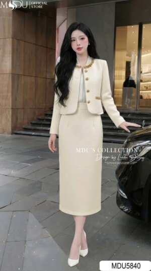 Set Thiết Kế MDU5840 Dạ Tweed Kem Áo Khoác Ngắn Đính Ngọc Chân Váy Midi Xẻ Tà Thanh Lịch