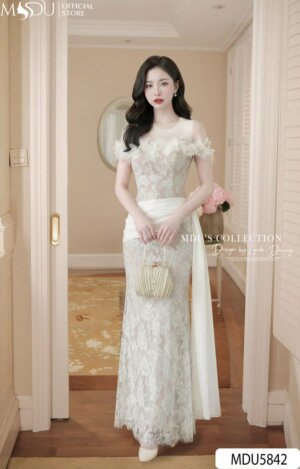 Váy Thiết Kế MDU5842 Ren Nổi Kem Trễ Vai Dây Hoa Đính Tà Tơ Óng Thướt Tha
