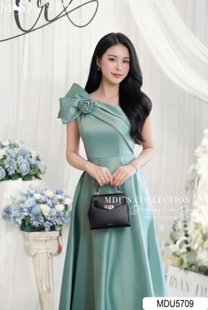 Alternative view of Váy Thiết Kế MDU5709 Lụa Twist Satin Cao Cấp Xanh Ngọc Thanh Mát, Kiêu Sa Và Hiện Đại