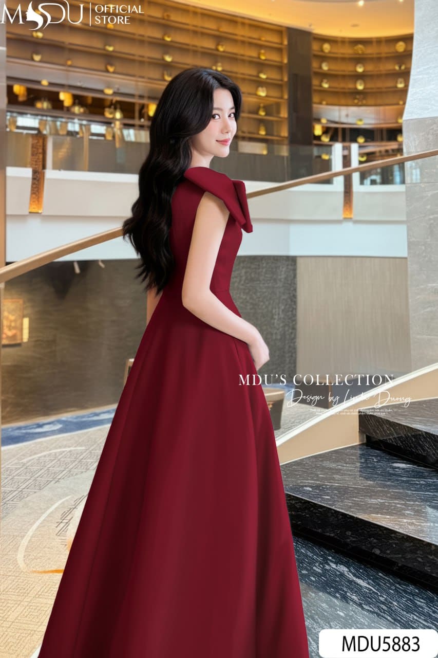 Váy Thiết Kế MDU5883 Lụa Twist Satin Đỏ Đô Quyền Lực, Sang Trọng Và Kiêu Sa 5 Váy Thiết Kế MDU5883 Lụa Twist Satin Đỏ Đô Quyền Lực, Sang Trọng Và Kiêu Sa - Ảnh 3