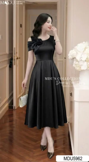 Alternative view of Váy Thiết Kế MDU5962 Lụa Vân Đen Sang Trọng Quyến Rũ Tinh Tế Và Đẳng Cấp Hiện Đại