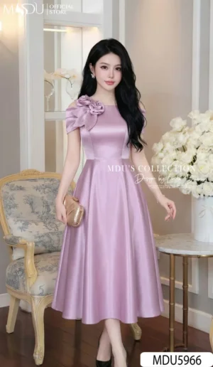 Alternative view of Váy Thiết Kế MDU5966 Lụa Vân Hồng Ngọt Ngào Nữ Tính, Thanh Lịch Và Cuốn Hút