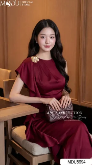 Alternative view of Váy Thiết Kế MDU5994 Lụa Twist Satin Đỏ Quyến Rũ Kiêu Sa, Thanh Lịch Và Đầy Sức Hút