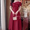 VÁY THIẾT KẾ MDU6849 – LỤA TWIST SATIN ĐỎ RƯỢU VANG TRỄ VAI ĐÍNH NƠ QUYẾN RŨ 1 1 2 Mdu Fashion