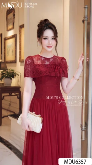 Alternative view of Váy Thiết Kế MDU6357 Đỏ Đô Sang Trọng Phối Choàng Rời Tinh Tế