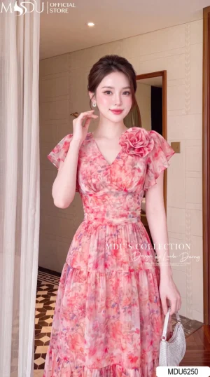 Alternative view of Váy Liền MDU6250 Tơ Hàn Họa Tiết Dáng Xòe Tay Cánh Tiên Hoa Thủ Công Nữ Tính