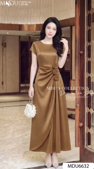 Alternative view of Váy Thiết Kế MDU6632 – Twist Satin Nâu, Hoa Thủ Công Đính Eo Sang Trọng