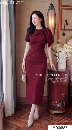 Alternative view of VÁY THIẾT KẾ MDU6855 – CHÉO NHẬT ĐỎ MẬN, CHIẾT EO TÔN DÁNG THANH LỊCH