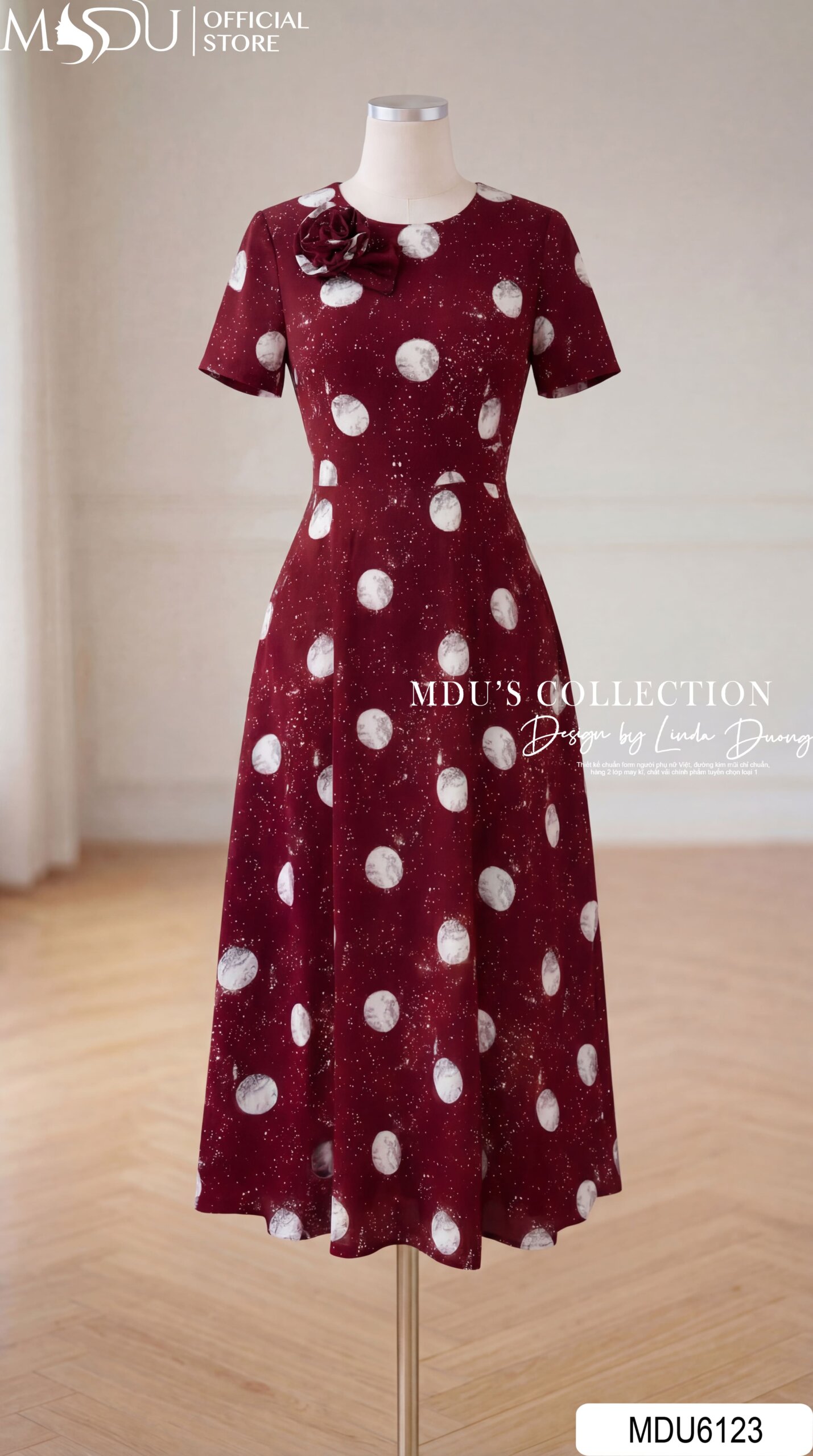 Váy Thiết Kế MDU6123 – Lụa Viscose Đỏ Họa Tiết, Hoa Thủ Công Đính Cổ Nổi Bật 8 Váy Thiết Kế MDU6123 – Lụa Viscose Đỏ Họa Tiết, Hoa Thủ Công Đính Cổ Nổi Bật - Ảnh 7