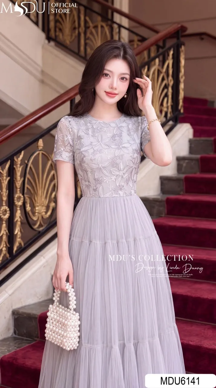Váy Thiết Kế MDU6141 Ren Nổi Phối Voan Lưới Xám Khói, Bồng Bềnh Và Kiêu Sa Như Một Nàng Thơ 5 Váy Thiết Kế MDU6141 Ren Nổi Phối Voan Lưới Xám Khói, Bồng Bềnh Và Kiêu Sa Như Một Nàng Thơ - Ảnh 3